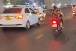 Tin tức trong ngày - Ngỡ ngàng với cảnh xe máy wave kéo ô tô chạy bon bon trên phố