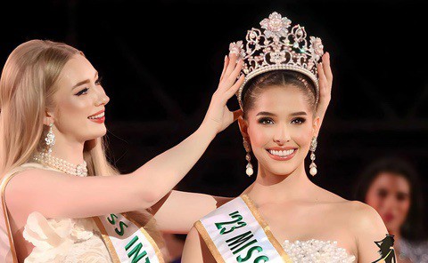 Vẻ đẹp như trong tranh của người đẹp Venezuela thứ 9 lên ngôi Hoa hậu Quốc tế 2023 - 2