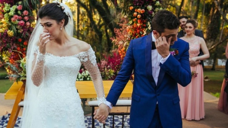 Chú rể đã bật khóc vì bất lực trước hành động của mẹ. Ảnh minh họa