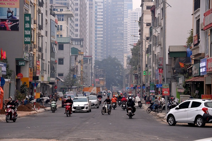 Không gian ngột ngạt khi đi vào con đường Vũ Trọng Phụng (quận Thanh Xuân).