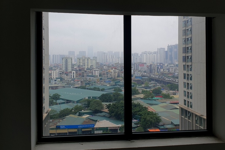 View toàn bê tông của một khu chung cư nằm trên đường Nguyễn Xiển.