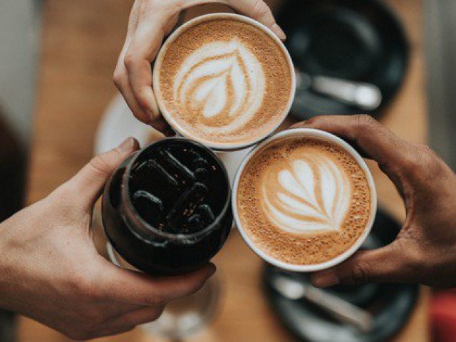 Nghiên cứu mới: Trên 45 tuổi nên uống cà phê hằng ngày