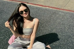 Thời trang - “Tiểu thư RMIT xinh nhất Đà Nẵng" diện áo lộ vòng eo, đẹp nổi bật ở Đại lộ Danh vọng