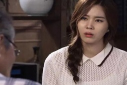 Bạn trẻ - Cuộc sống - Bố chồng 'hăng hái' tuyển cô giúp việc, con dâu suýt ngất khi phát hiện ra bí mật giữa hai người họ