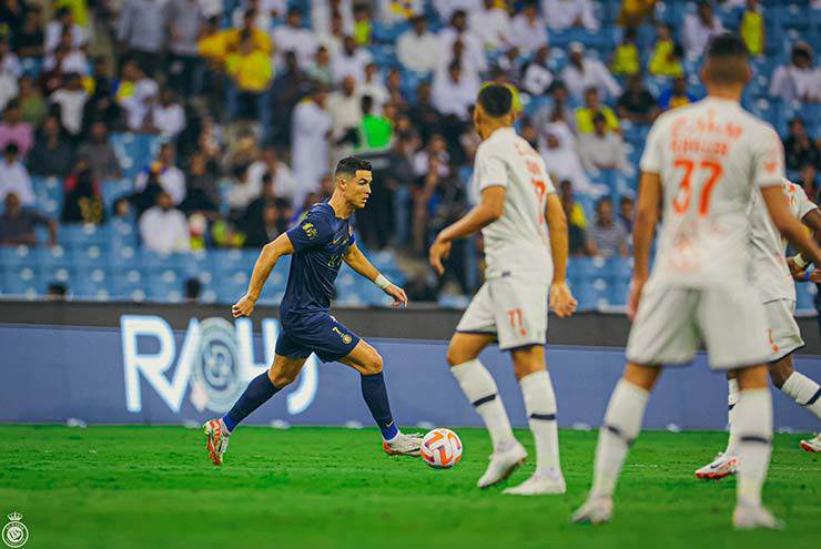 Ronaldo&nbsp;và các đồng đội có hiệp 1 đầy khó khăn tại sân của&nbsp;Al Feiha