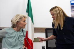 Nữ Thủ tướng Ý cảnh báo vấn đề đe dọa ”tương lai toàn châu Âu”