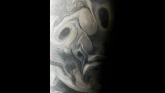 Hình ảnh được mô tả là "khuôn mặt gây ám ảnh" ở hành tinh khác - Ảnh: NASA