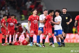 Bóng đá - Xấu xí giải bóng đá ở Trung Quốc: Đá như võ đài, 9 thẻ vàng và 5 thẻ đỏ