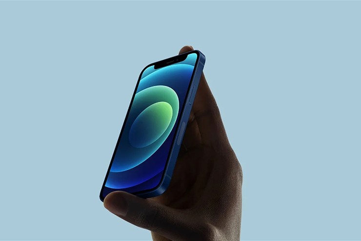 Sở hữu phần cứng chất hơn iPhone SE, iPhone 12 là lựa chọn tốt hơn.
