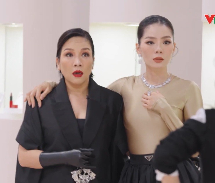 Diva Mỹ Linh ngơ ngác khi "chị Bống" Hồng Nhung chỉnh: "Chị hai con nhưng không chồng" - 2