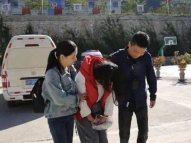 Bạn trẻ - Cuộc sống - Bỏ độc vào rượu khiến bạn trai tử vong, cô gái trốn 27 năm