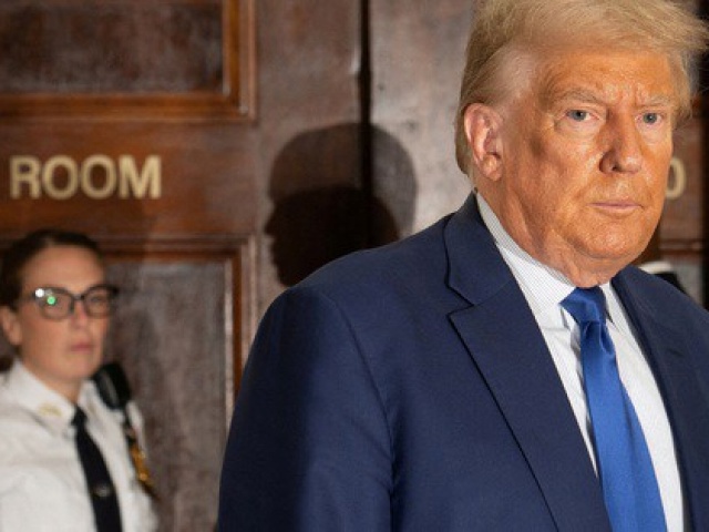 Thế giới - Ông Donald Trump lại gặp họa vì "vạ miệng"