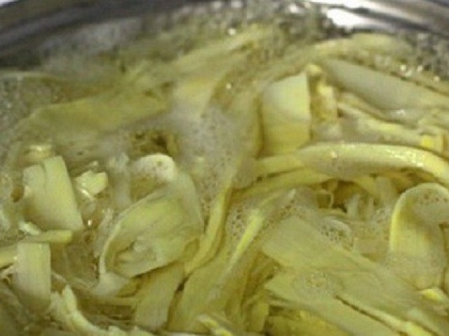 Ẩm thực - Tại sao luộc măng phải mở vung? Làm sai là gây hại cho cả nhà