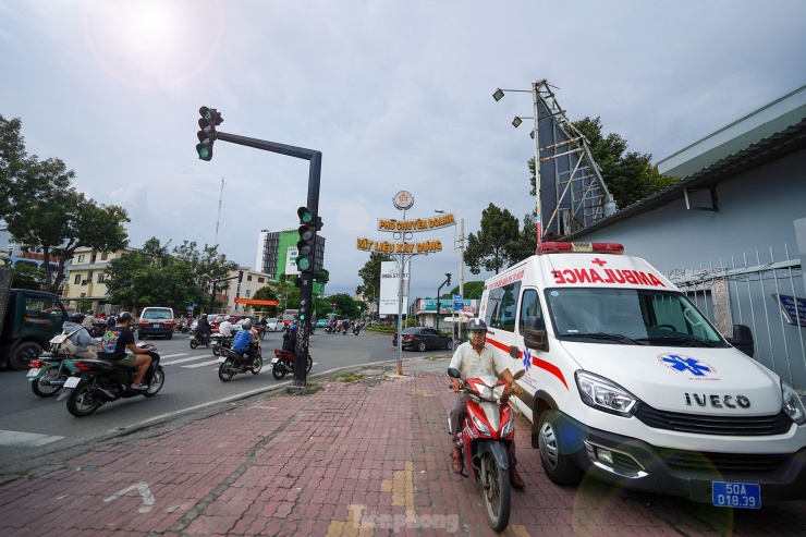 Bảng tên phố đặt phía trước bệnh viện Trưng Vương, ngay ngã tư Tô Hiến Thành - Lý Thường Kiệt. Phố chuyên doanh vật liệu xây dựng được kỳ vọng sẽ góp phần quảng bá thương hiệu, kết nối các cửa hàng vật liệu với nhau, đồng thời kích cầu thị trường.