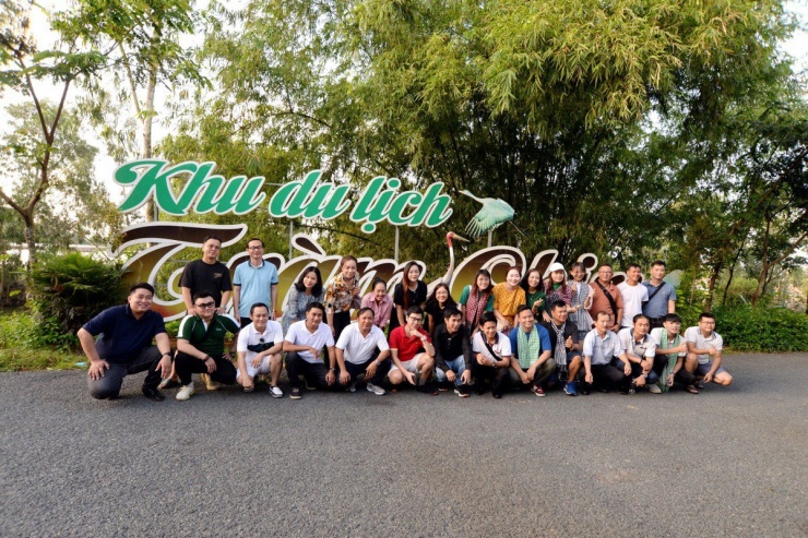 Vườn Quốc Gia Tràm Chim có diện tích khoảng 7.500 ha nằm trong vùng Đồng Tháp Mười, thuộc huyện Tam Nông, tỉnh Đồng Tháp. Trong ảnh là Đoàn khảo sát điểm đến do Sở Du lịch TP.HCM chủ trì cùng các doanh nghiệp du lịch tại tỉnh Đồng Tháp.
