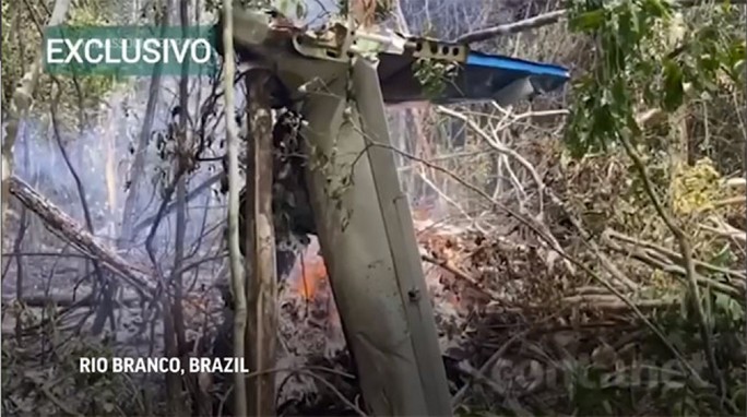 Hiện trường vụ tai nạn máy bay khiến 12 người thiệt mạng tại bang Acre- Brazil hôm 29-10. Ảnh: Adaderana.lk