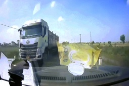 Xe máy - Xe đạp - Clip: "Khóc dở, mếu dở" với cách di chuyển của xe cải tiến