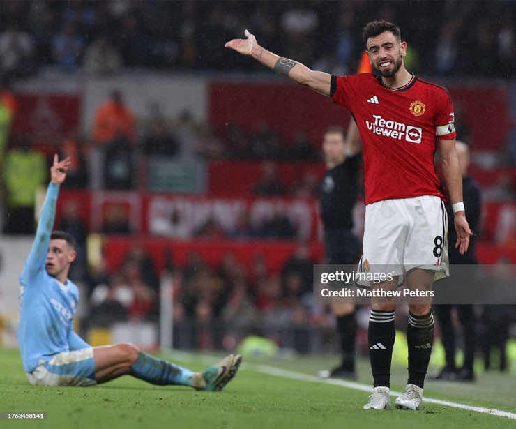 Fernandes bị Roy Keane chỉ trích