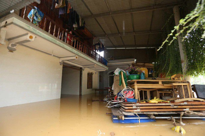 Nước lũ gây ngập sâu tại nhà dân xã Hà Linh, huyện Hương Khê