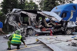 Tin tức trong ngày - Ám ảnh hiện trường vụ tai nạn xe khách 5 người tử vong ở Lạng Sơn