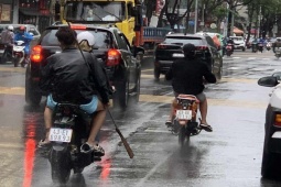 Pháp luật - Xác định danh tính 3 kẻ mang đao lượn lờ giữa phố ở Đà Nẵng