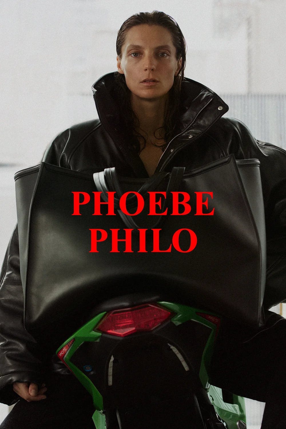 Phoebe Philo ra mắt bộ sưu tập đầu tay 2 màu trắng đen đẹp thanh lịch - 1