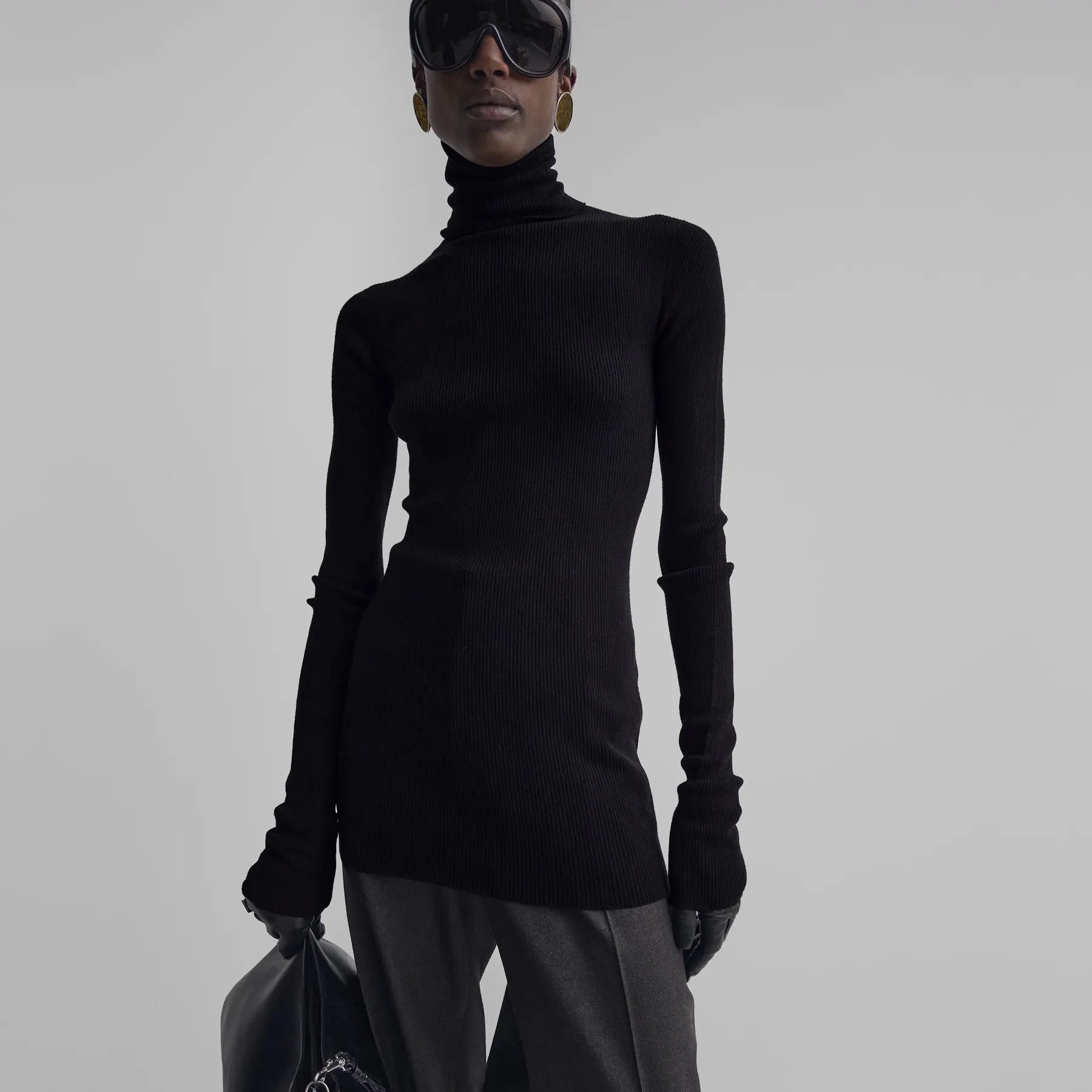 Phoebe Philo ra mắt bộ sưu tập đầu tay 2 màu trắng đen đẹp thanh lịch - 4