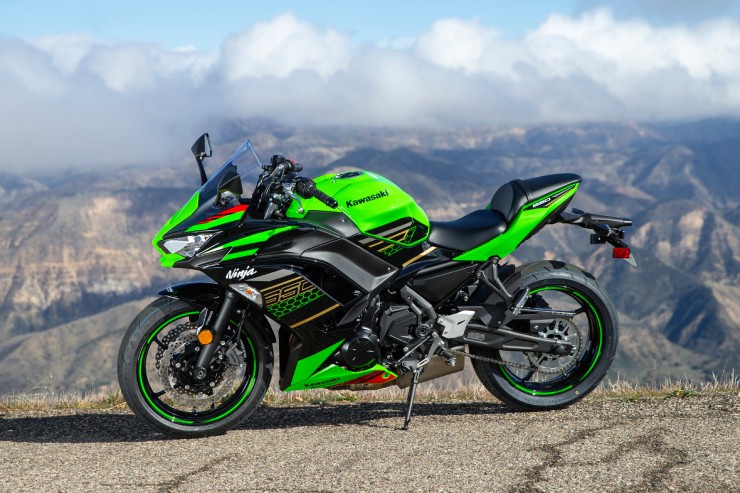 8. Kawasaki Ninja 650 dễ dàng điều khiển, hiệu suất vượt trội và có các công nghệ tiên tiến. Xe trang bị động cơ 649cc, đạt công suất tối đa 67 mã lực và hệ thống phuộc treo đem tới sự vận hành thoải mái. Tại thị trường Việt Nam, Kawasaki Ninja 650 ABS 2023 có giá bán lẻ đề xuất là 210 triệu đồng.
