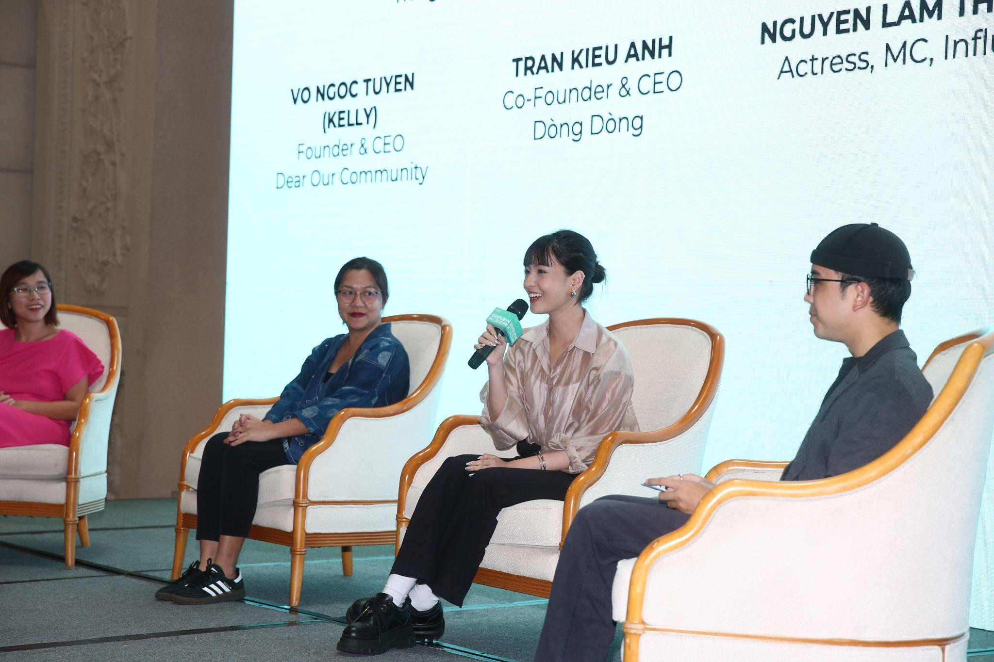 (Từ trái sang phải) Võ Ngọc Tuyền (Kelly) (Nhà sáng lập &amp; CEO, Dear Our Community), Trần Kiều Anh (Nhà sáng lập &amp; CEO, Dòng Dòng), Nguyễn Lâm Thảo Tâm (Diễn viên, MC &amp; Influencer) và An Trương (Host, Vietcetera).