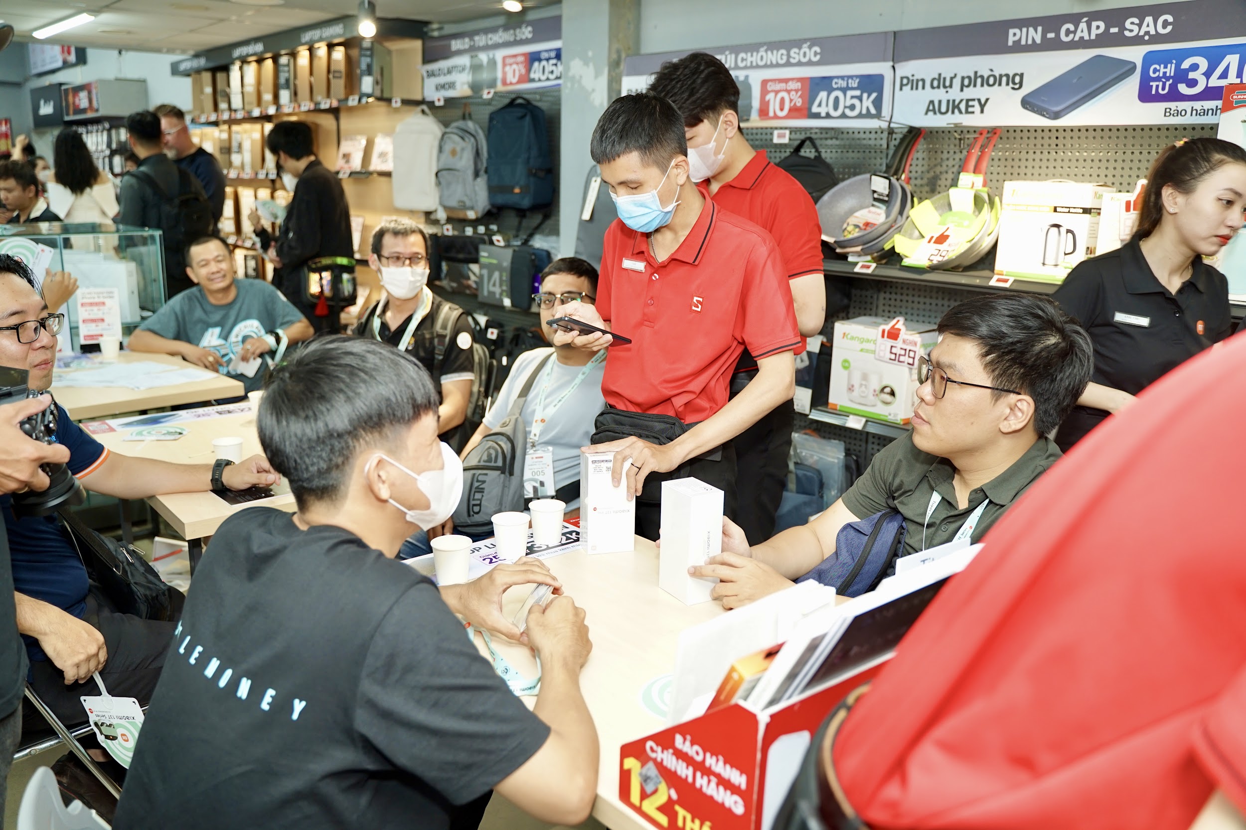 Smartphone cấu hình mạnh, trang bị camera Leica gây sốt với giá chỉ 12 triệu - 1