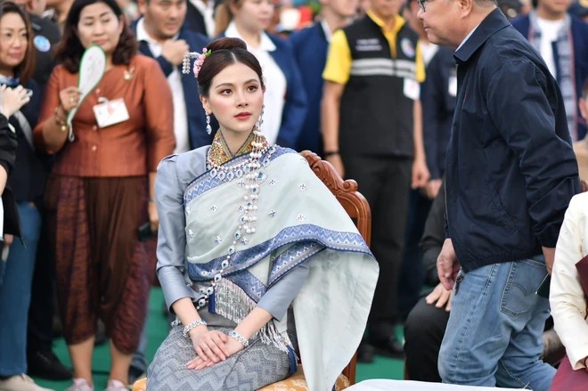 "Gái ngành xinh nhất Thái Lan" đẹp tựa tiên giáng trần khiến hàng trăm người khó rời mắt - 4