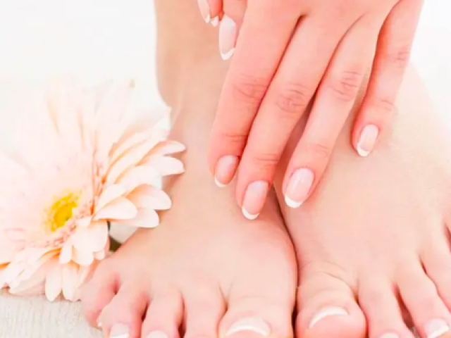 Sức khỏe đời sống - Mùa lạnh ngâm chân nước nóng mỗi ngày có tốt cho sức khỏe? 4 kiểu người này tốt nhất không nên!