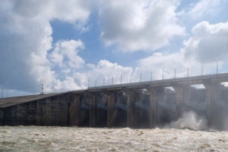 Nhà máy Thủy điện Trị An tiếp tục xả tràn điều tiết nước
