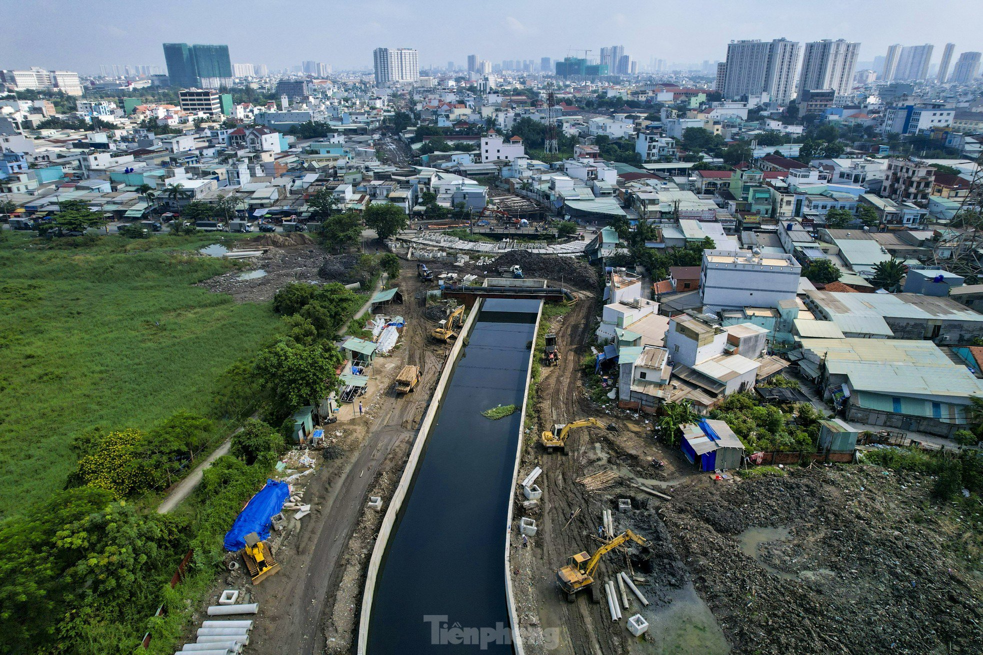 Trước đó, khối lượng bồi thường giải phóng mặt bằng và tái định cư đã được UBND thành phố chủ trương tách thành dự án riêng và giao cho Ban Bồi thường giải phóng mặt bằng quận Bình Tân làm chủ đầu tư, với kinh phí hơn 482 tỉ đồng.