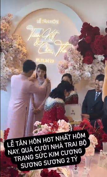 Lễ tân hôn Puka - Gin Tuấn Kiệt: Sính lễ kim cương 2 tỷ đồng, dàn sao đình đám hội tụ - 11
