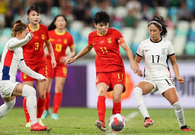 Trung Quốc chơi tấn công chủ động hơn nhưng cả hiệp 1 không ghi được bàn nào