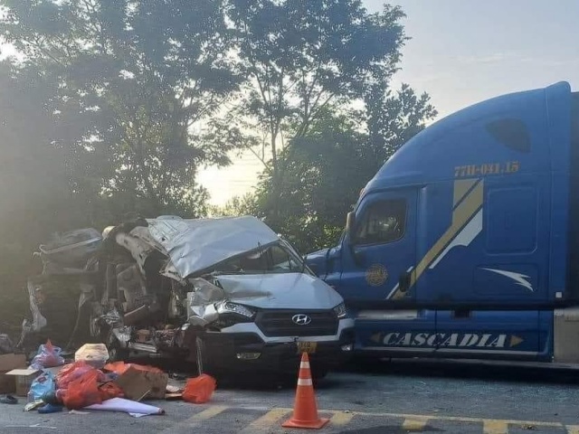 Tin tức trong ngày - Vụ tai nạn 5 người tử vong ở Lạng Sơn: Bộ GTVT yêu cầu tổng kiểm tra xe chở khách