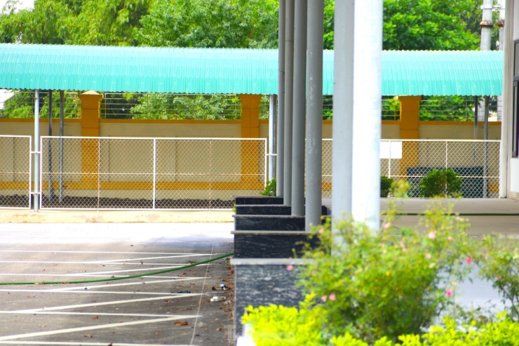 Các hạng mục đã được xây dựng hoàn thiện nhưng không một bóng người.