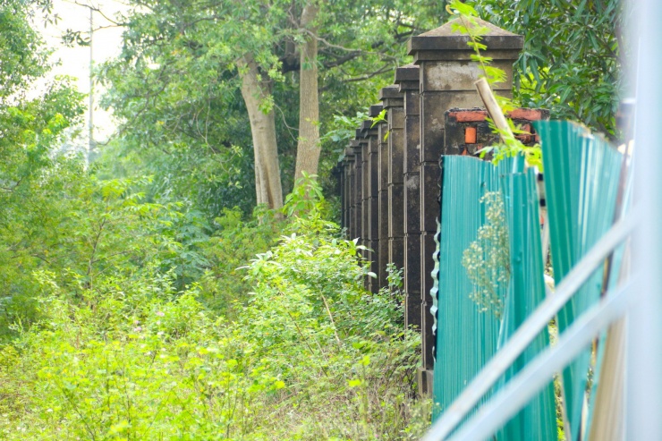 Liên quan đến vấn đề trên, ông Nguyễn Sỹ Thắng - Trưởng phòng quản lý vận tải Sở Giao thông vận tải Nghệ An cho hay phía sở đã chủ trì phối hợp với các đơn vị liên quan tổ chức kiểm tra và có văn bản về việc bổ sung đấu nối dự án bến xe vào quốc lộ 1 tuyến tránh TP. Vinh. Sau khi các thủ tục hoàn chỉnh mới trình để công bố bến xe đi vào hoạt động.