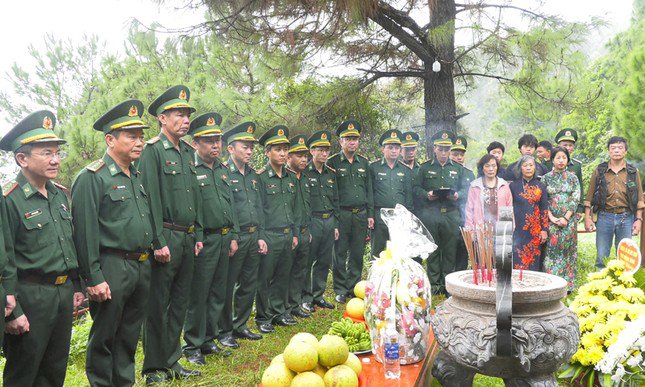 Mở lại hoạt động viếng Đại tướng Võ Nguyên Giáp tại khu mộ ở Quảng Bình - 1
