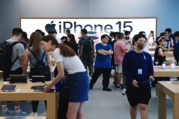 Đến Apple cũng phải lo giảm giá iPhone 15