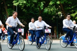 Tin tức trong ngày - Thủ tướng Phạm Minh Chính cùng Thủ tướng Hà Lan đạp xe trên phố Hà Nội