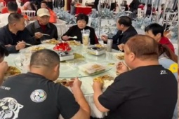 Bạn trẻ - Cuộc sống - Đám cưới trở thành tâm điểm chỉ trích của cư dân mạng vì đãi khách mời bằng món này