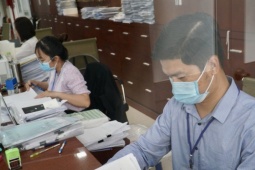 Tin tức trong ngày - TP.HCM ban hành kế hoạch bảo vệ cán bộ dám nghĩ, dám làm