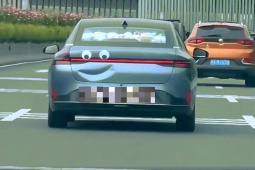 Clip hài hước - Những chiếc xe gây chú ý vì quá hài