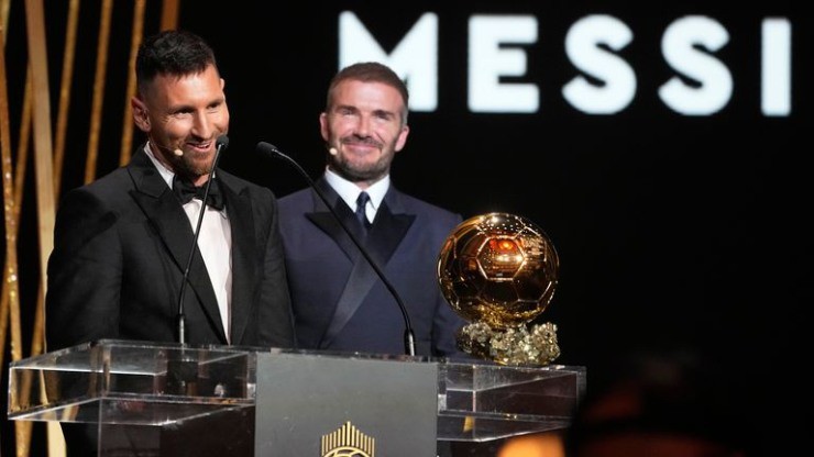 Messi và ông bầu Beckham tại lễ trao giải Quả bóng vàng mới đây