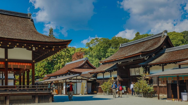 Một góc kiến trúc đầy mê hoặc ở đền Shimogamo-jinja.