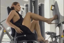 Thời trang - Á hậu Hòa bình Quốc tế 2023 gây chú ý khi mang cao gót, váy dạ hội tập gym