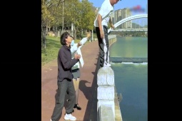 Clip hài hước - Gặp mấy thanh niên làm liều khiến người khác cười đến nội thương