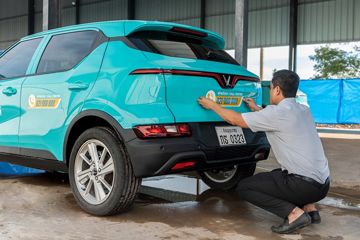 Cận cảnh dàn taxi điện Xanh SM chuẩn bị lăn bánh tại Lào - 3